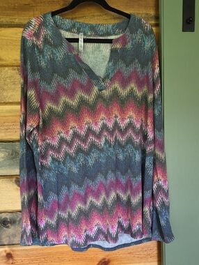 Scarlett Multicolor Chevron Print V-Neck Top